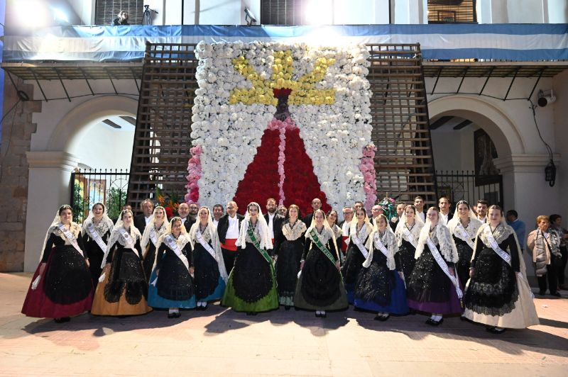 Colorido, devoción y tradición por las calles de la ciudad
