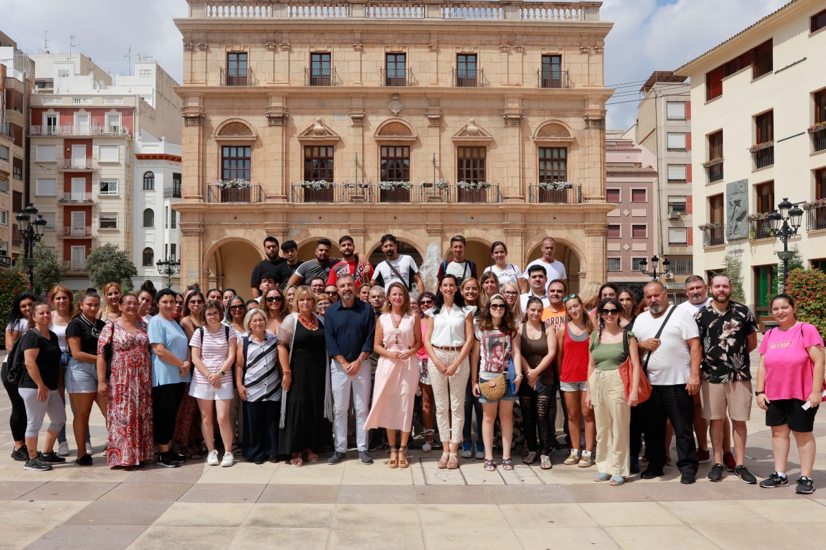 Castellón incorpora a 59 trabajadores del Plan Propio de Empleo Temporal para reforzar la limpieza viaria y el personal de los&nbsp;colegios