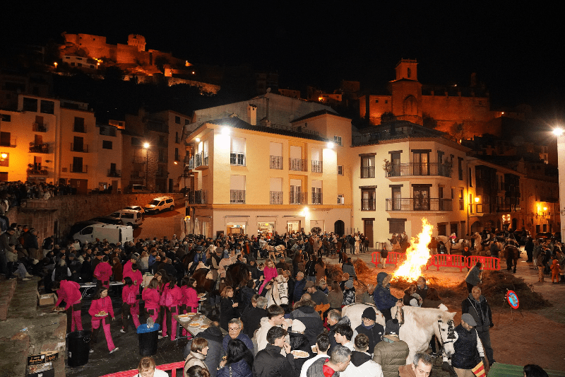 El fuego y la ‘matxà’ llegan a Vilafamés con el tradicional Sant&nbsp;Antoni