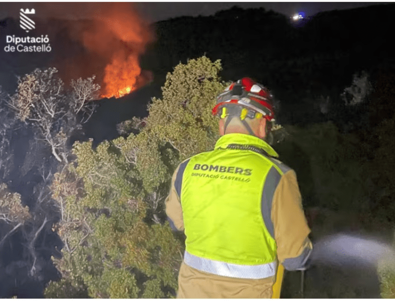 Los bomberos controlan el incendio declarado en&nbsp;Cabanes